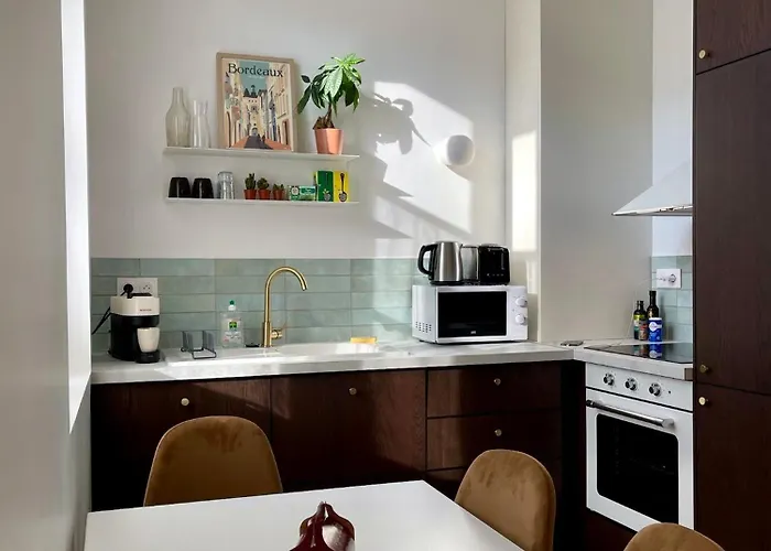 Montfaucon - Elegant & Terrasse Au Coeur De Bordeaux, Idealement Situe Lejlighed