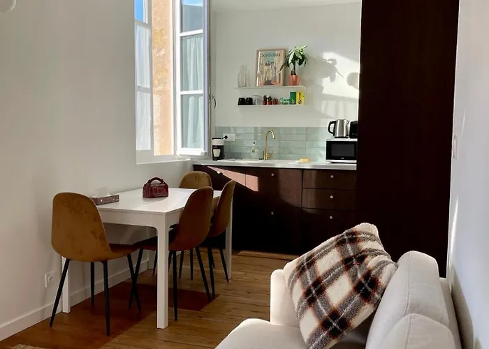 Montfaucon - Elegant & Terrasse Au Coeur De Bordeaux, Idealement Situe Lejlighed Bordeaux